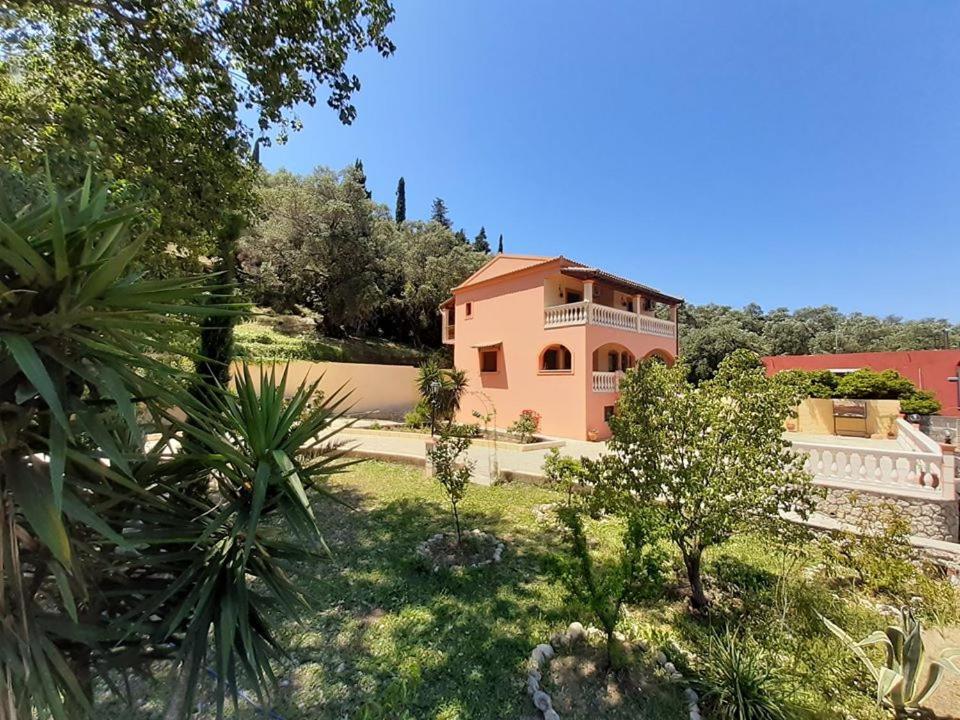 Villa Silvia Ágios Matthaíos Exterior foto