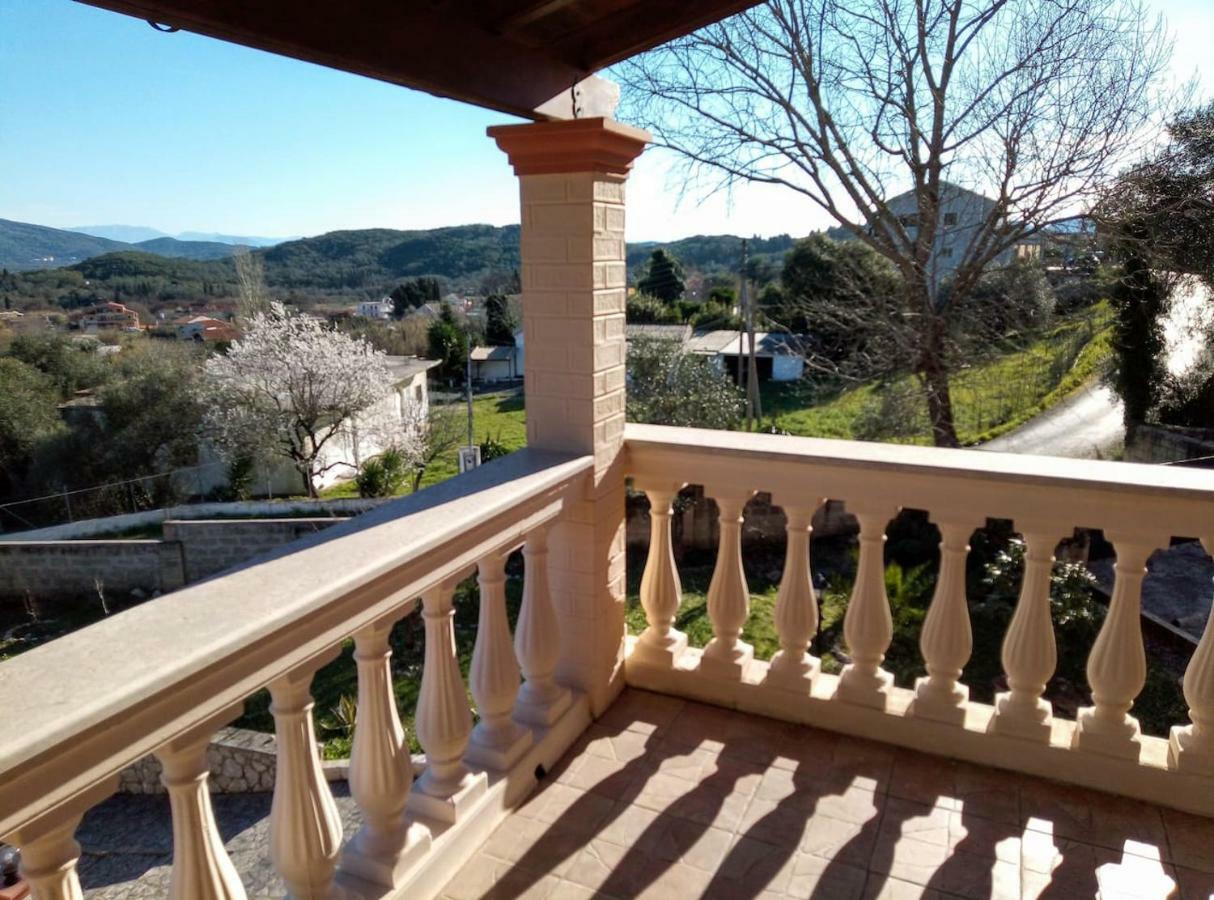 Villa Silvia Ágios Matthaíos Exterior foto