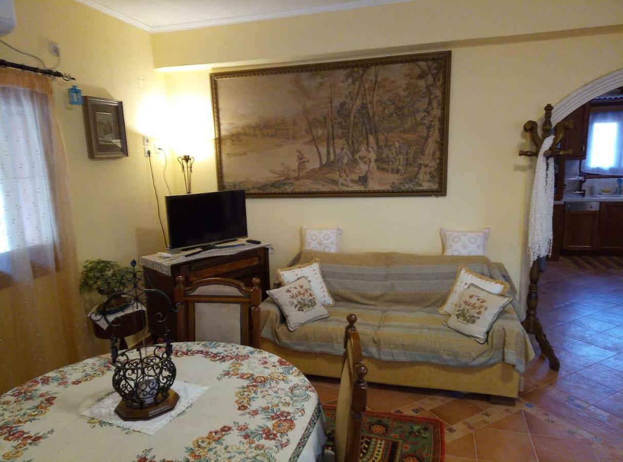 Villa Silvia Ágios Matthaíos Exterior foto