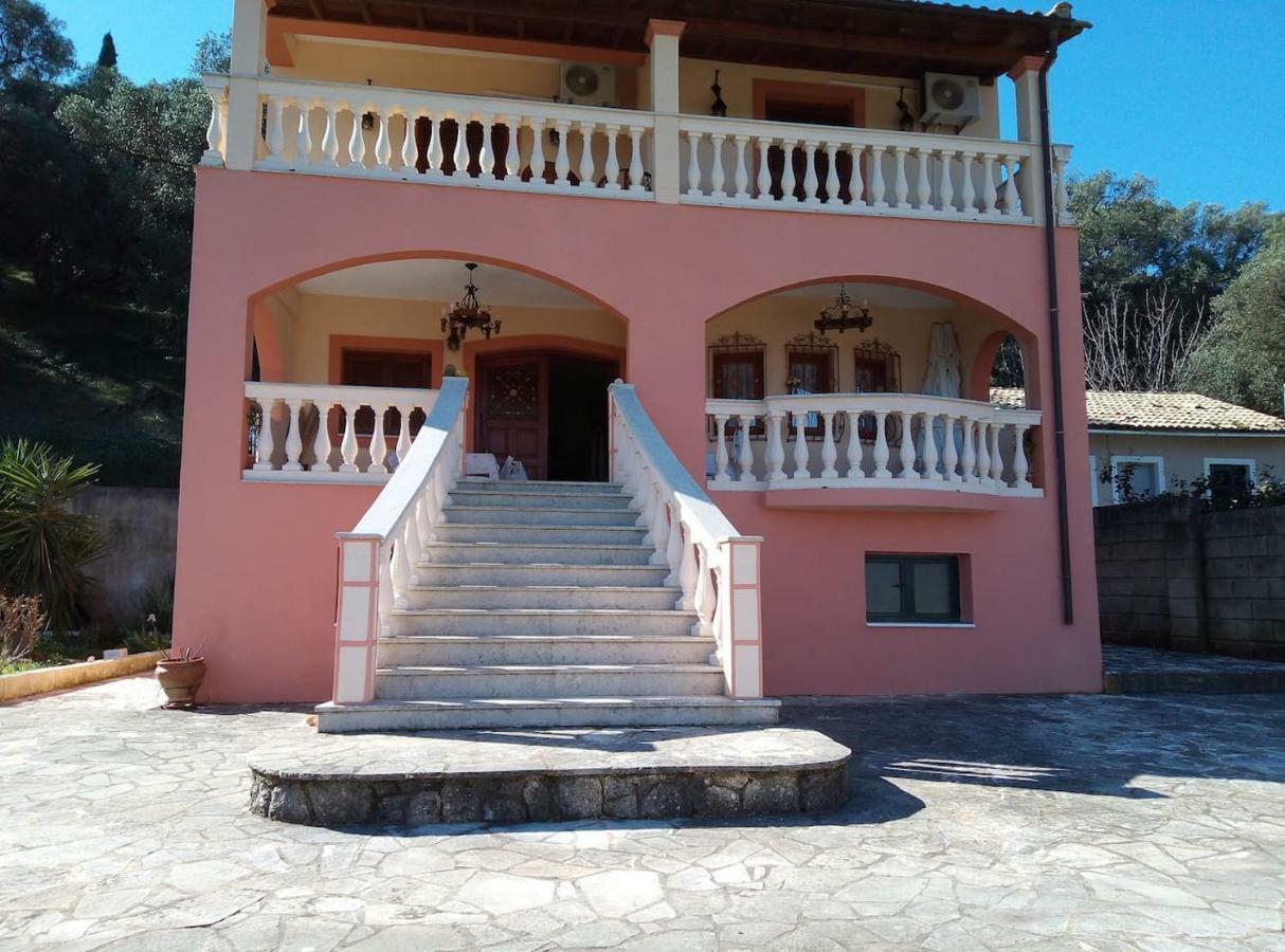 Villa Silvia Ágios Matthaíos Exterior foto