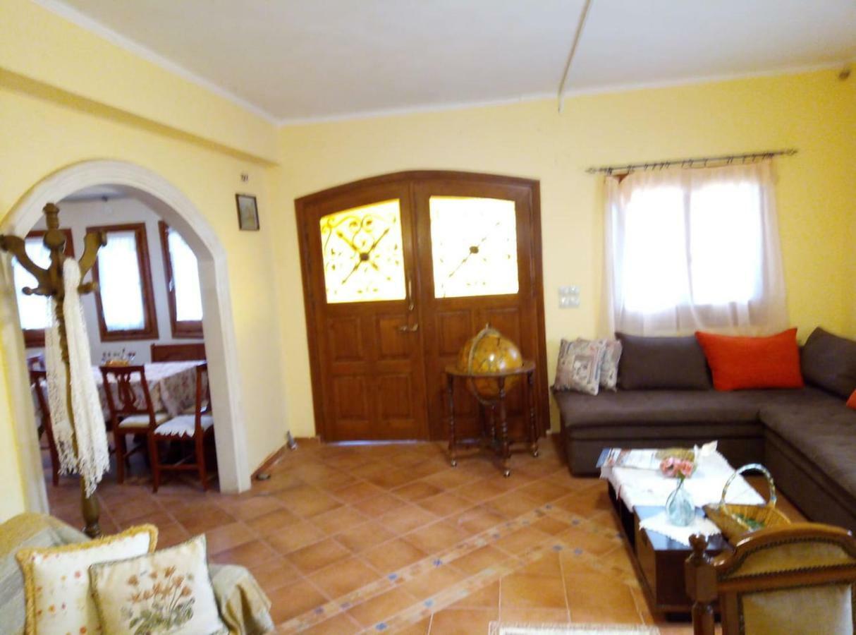 Villa Silvia Ágios Matthaíos Exterior foto