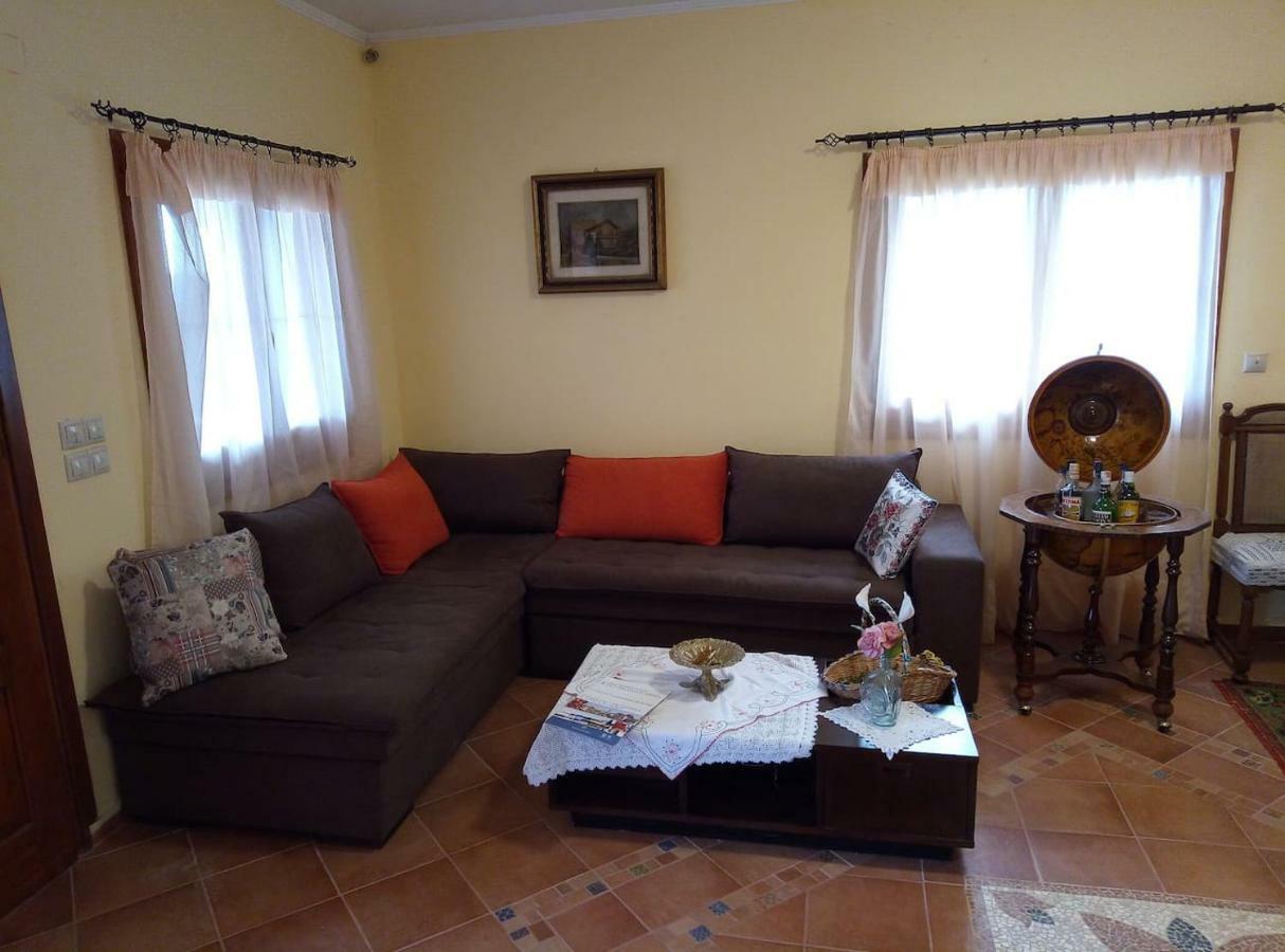Villa Silvia Ágios Matthaíos Exterior foto