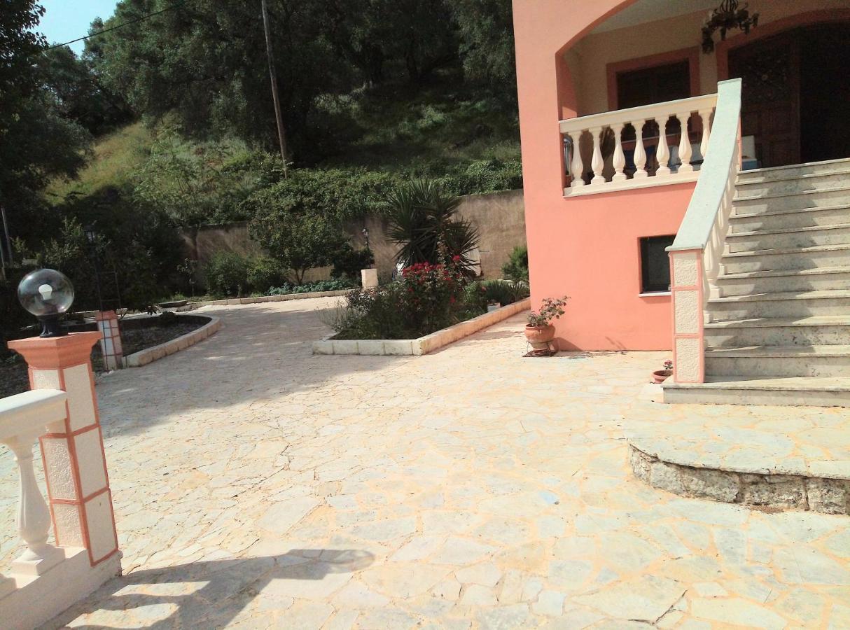 Villa Silvia Ágios Matthaíos Exterior foto